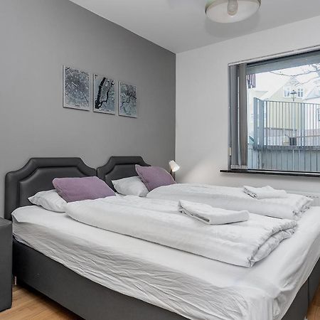 Sunny Apartment - By The Sea In City Center 레이캬비크 외부 사진