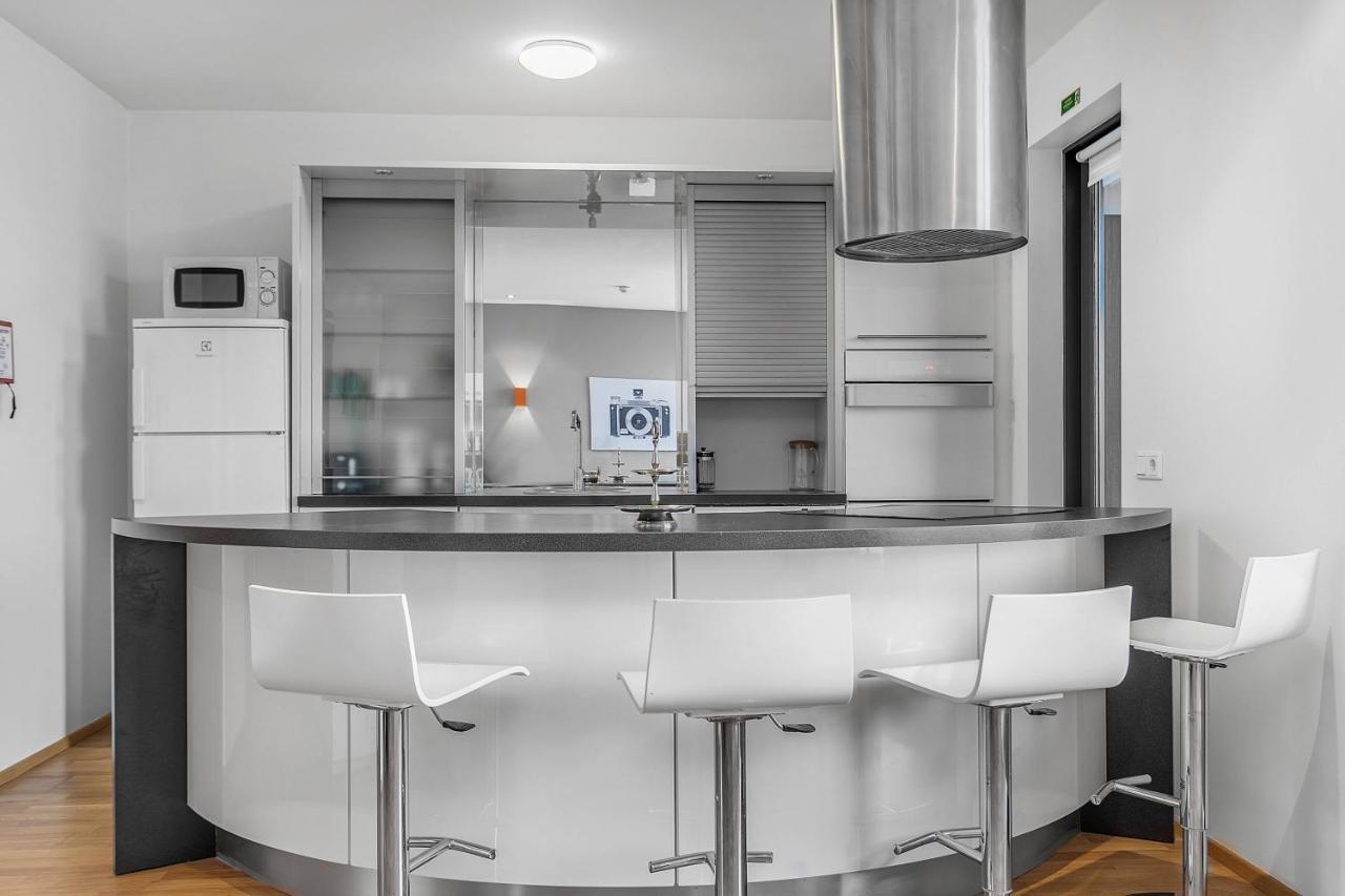 Sunny Apartment - By The Sea In City Center 레이캬비크 외부 사진