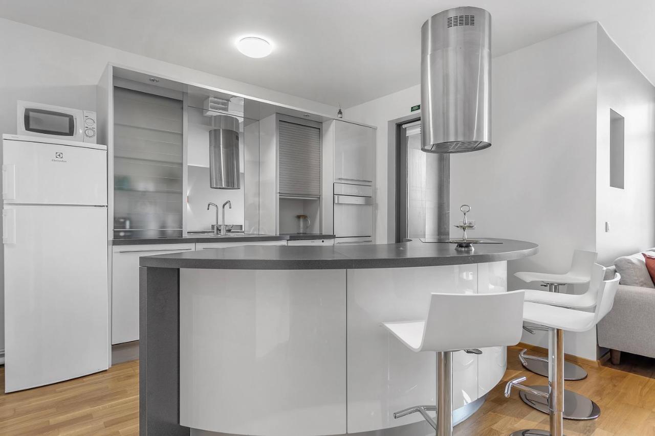 Sunny Apartment - By The Sea In City Center 레이캬비크 외부 사진
