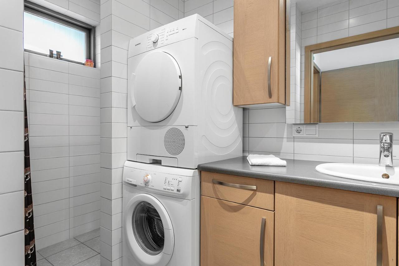 Sunny Apartment - By The Sea In City Center 레이캬비크 외부 사진